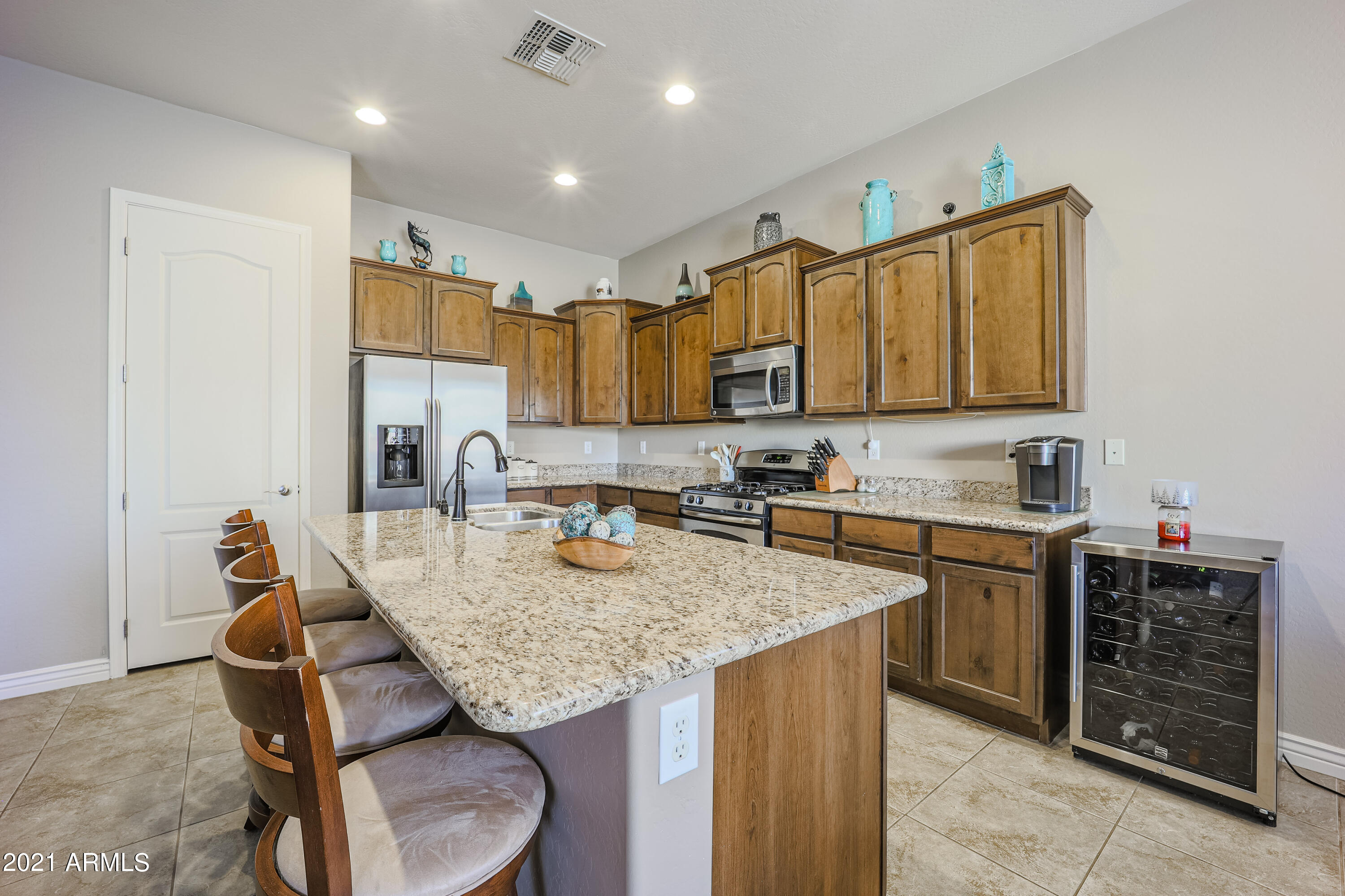 17954 West Verdin Road Goodyear, AZ 85338 - Photo 8 of 63 17954 W Verdin_kitchen