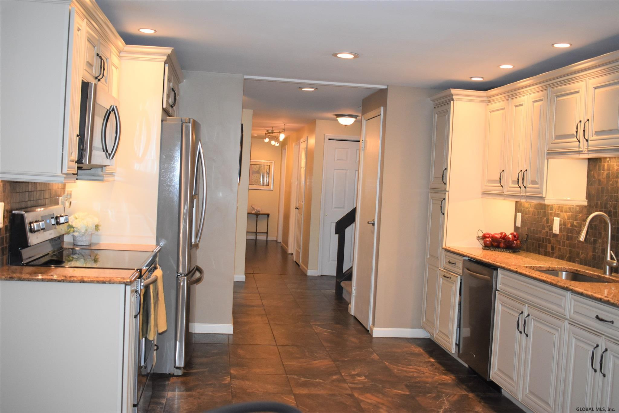 25 Meadow Rue Place Malta, NY 12020 - Photo 9 of 44 Photo 9