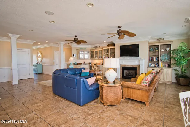 $3,200,000 | 5715 Ocean Drive, Emerald Isle, NC 28594