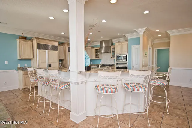 $3,200,000 | 5715 Ocean Drive, Emerald Isle, NC 28594