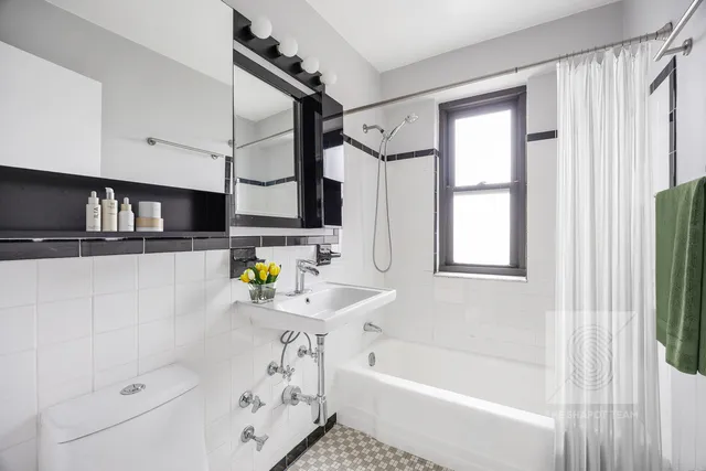 $735,000 | 212 East Broadway, Unit G1203 | Lower East Side