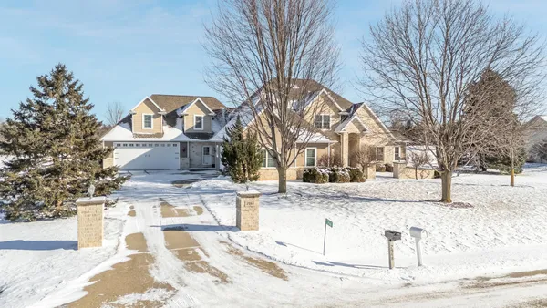 $1,199,900 | 2948 Buttercup Road, Neenah, WI 54956
