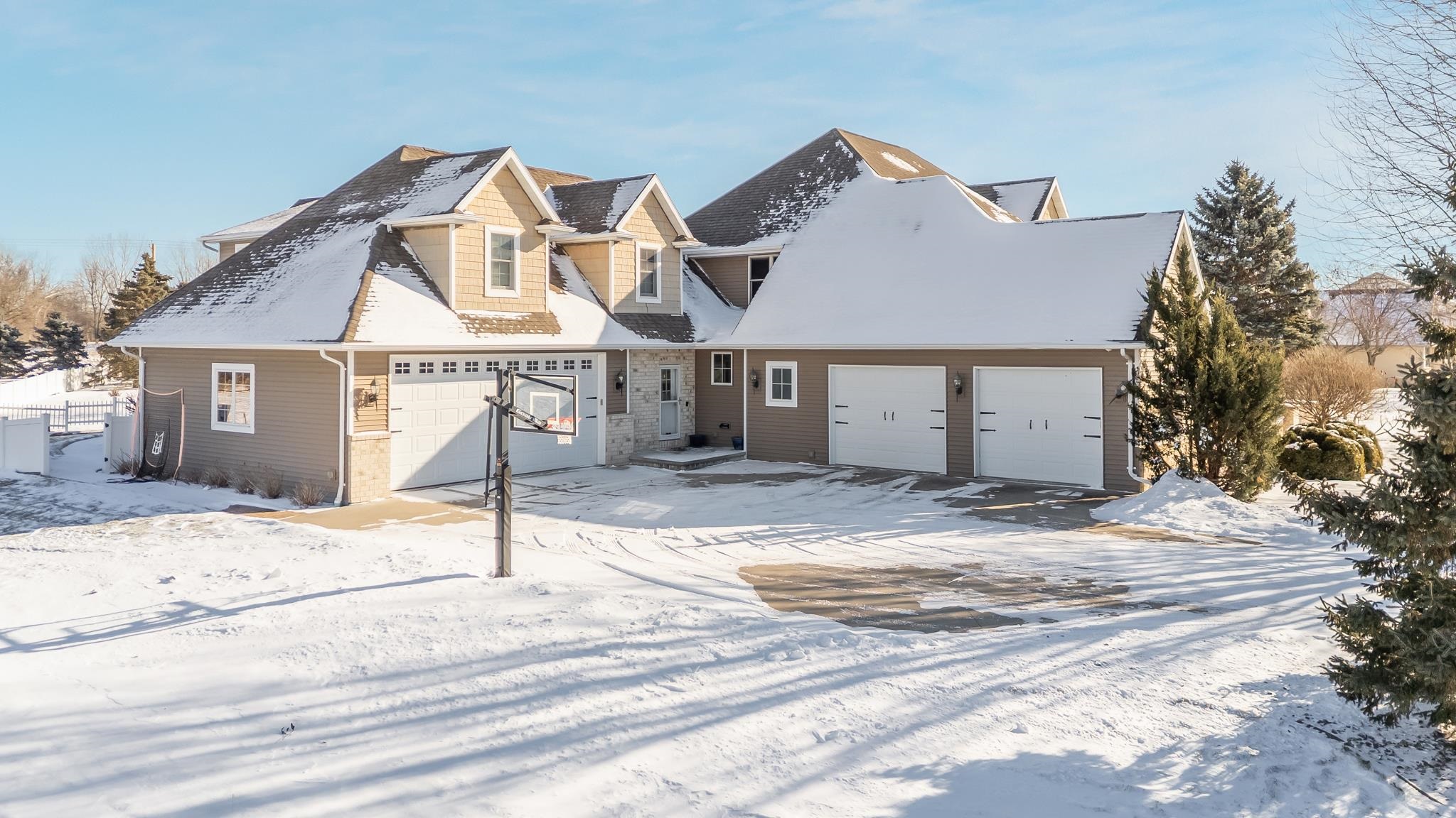 2948 Buttercup Road Neenah, WI 54956 - Photo 4 of 81