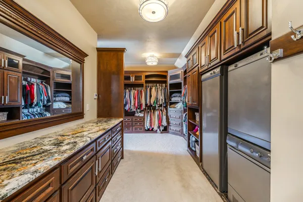 $1,199,900 | 2948 Buttercup Road, Neenah, WI 54956