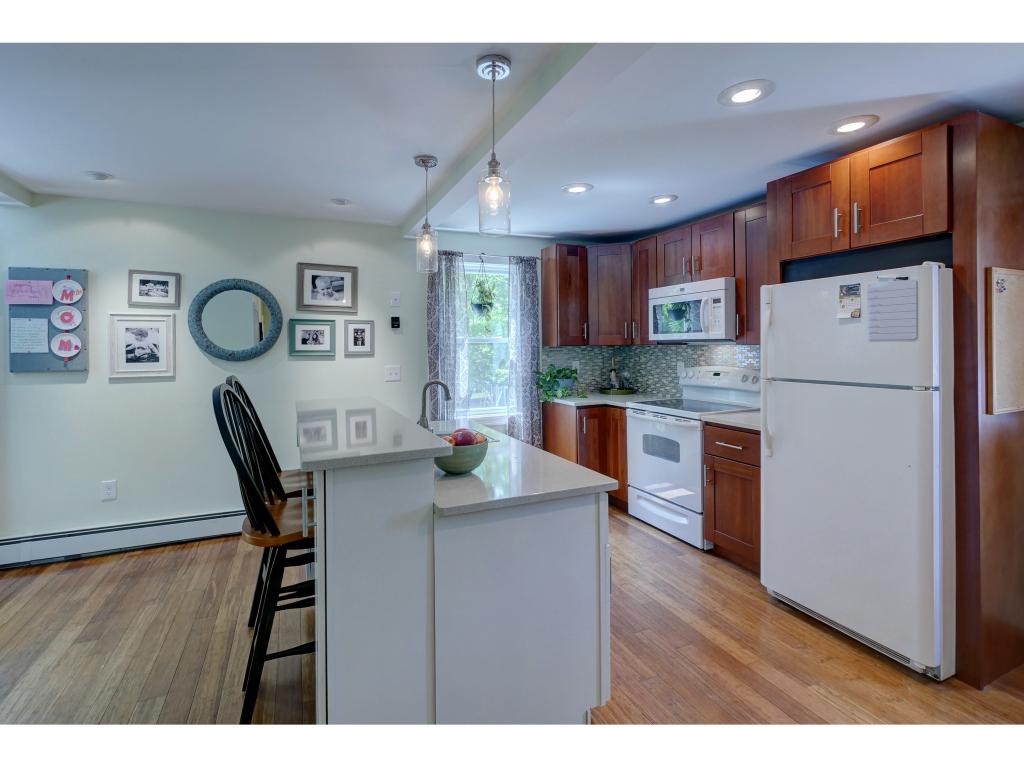 24 South Bow Road Hooksett, NH 03106 - Photo 3 of 22