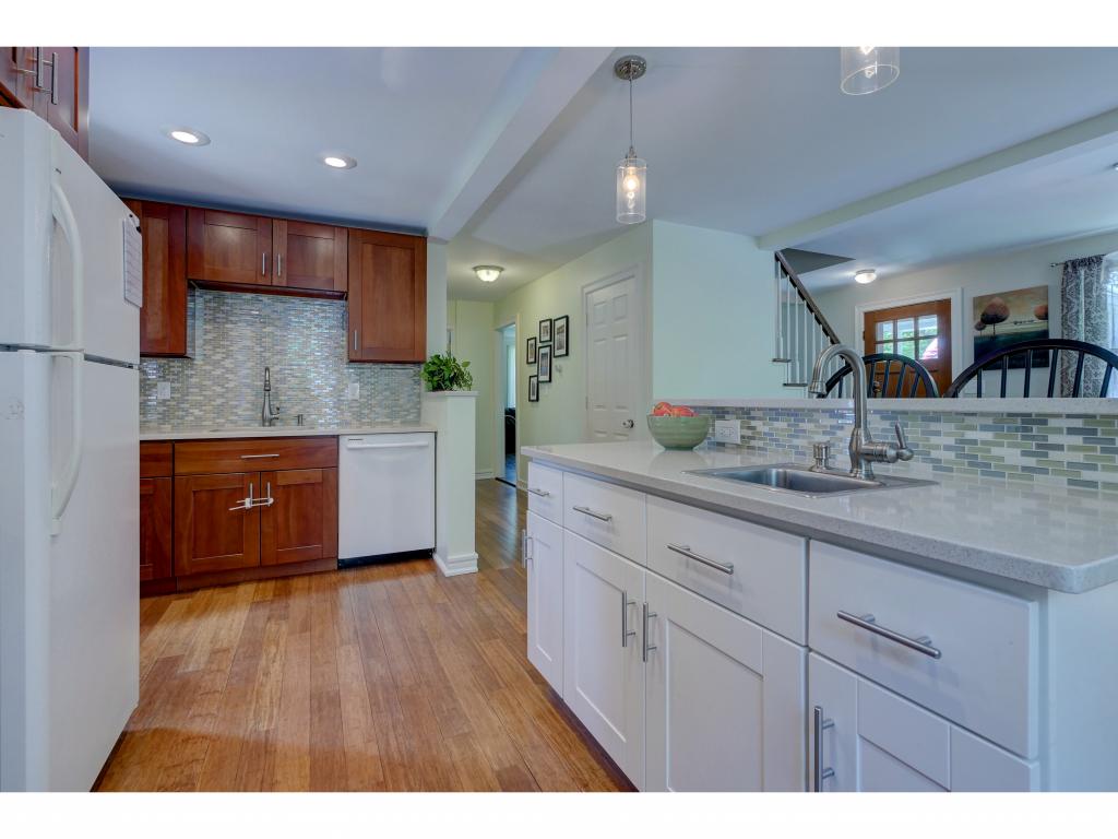 24 South Bow Road Hooksett, NH 03106 - Photo 4 of 22