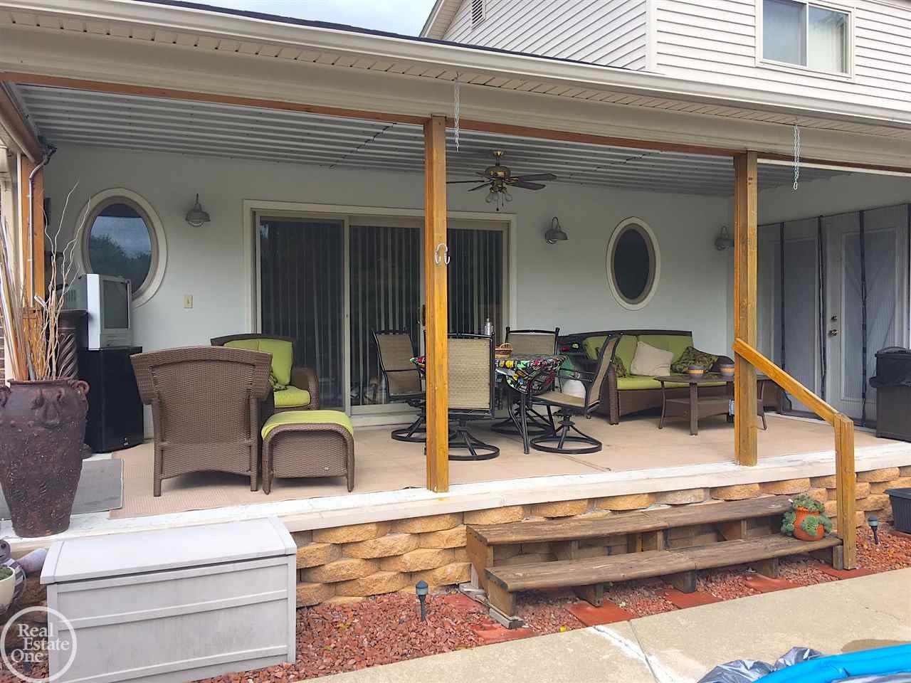 2290 Chicago Warren, MI 48092 - Photo 37 of 39 Covered Porch/Lania