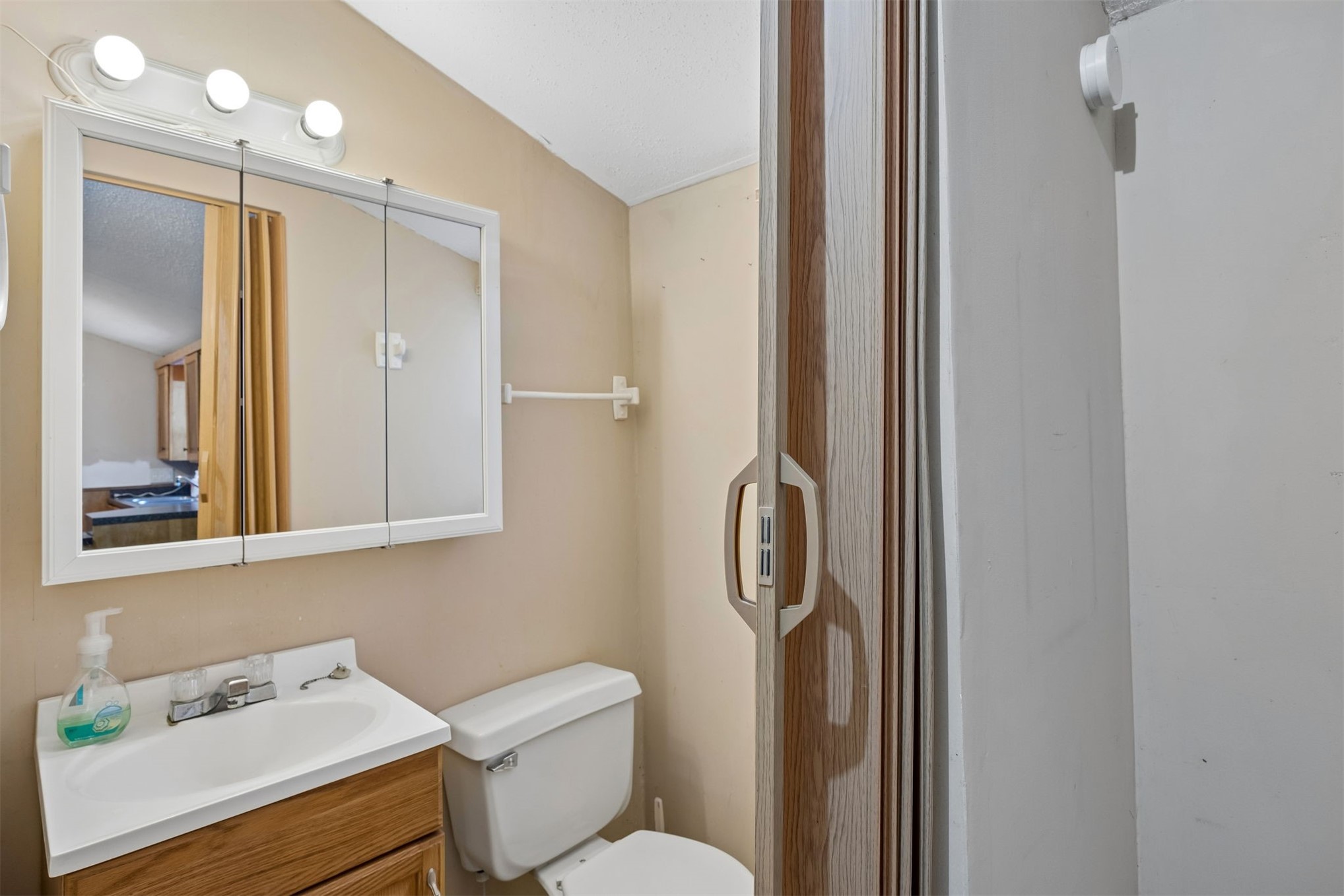 85256 Stephen Road Yulee, FL 32097 - Photo 42 of 48 a bathroom with a toilet sink and shower