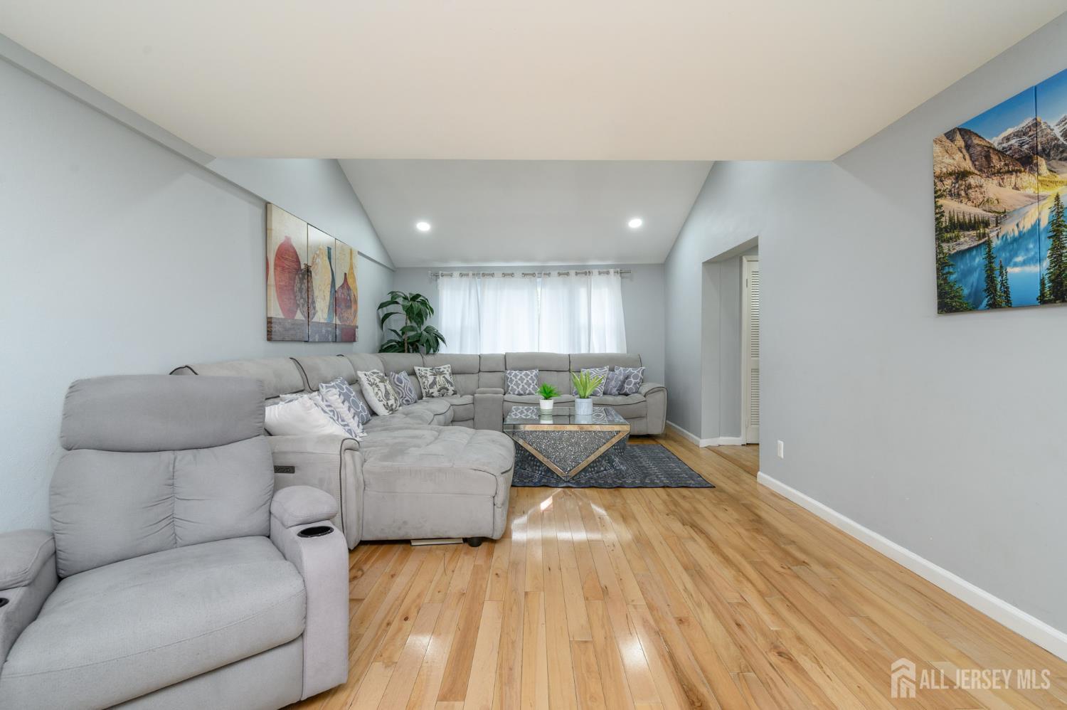 519 Calvert Road North Brunswick, NJ 08902 - Photo 16 of 46