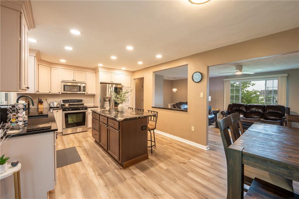 43 Dover Road Irwin, PA 15642 - Photo 4 of 22 Gallery Image 4