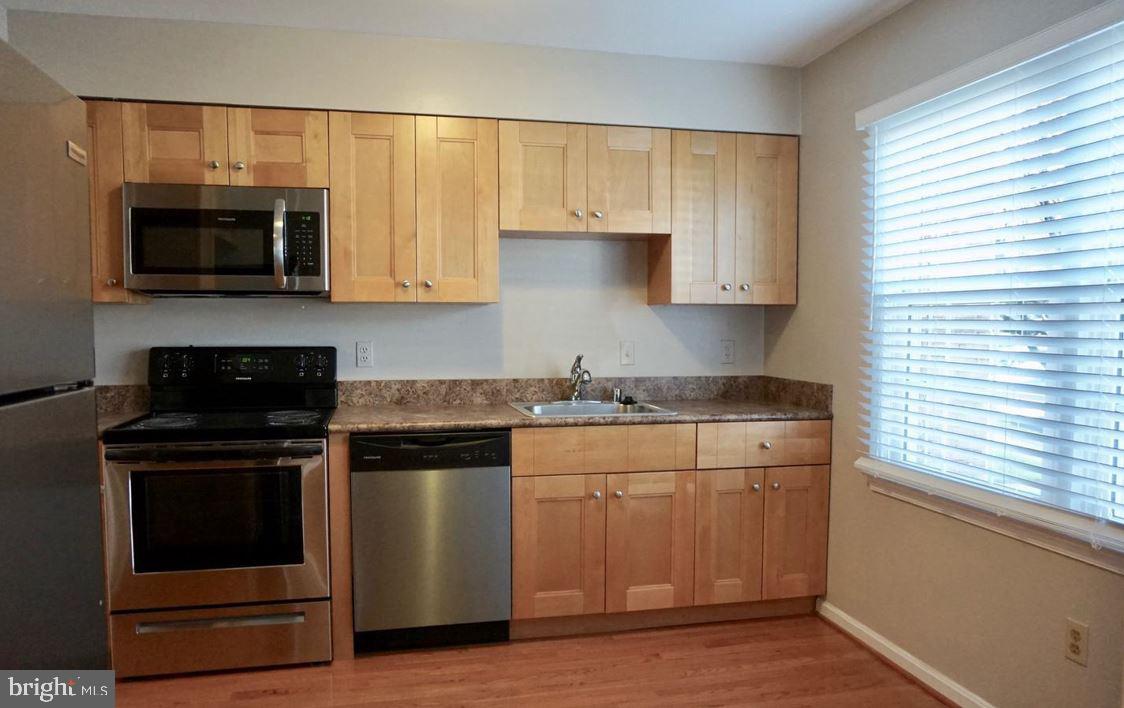 2893 Seminole Road Woodbridge, VA 22192 - Photo 2 of 20 Gallery Image 2