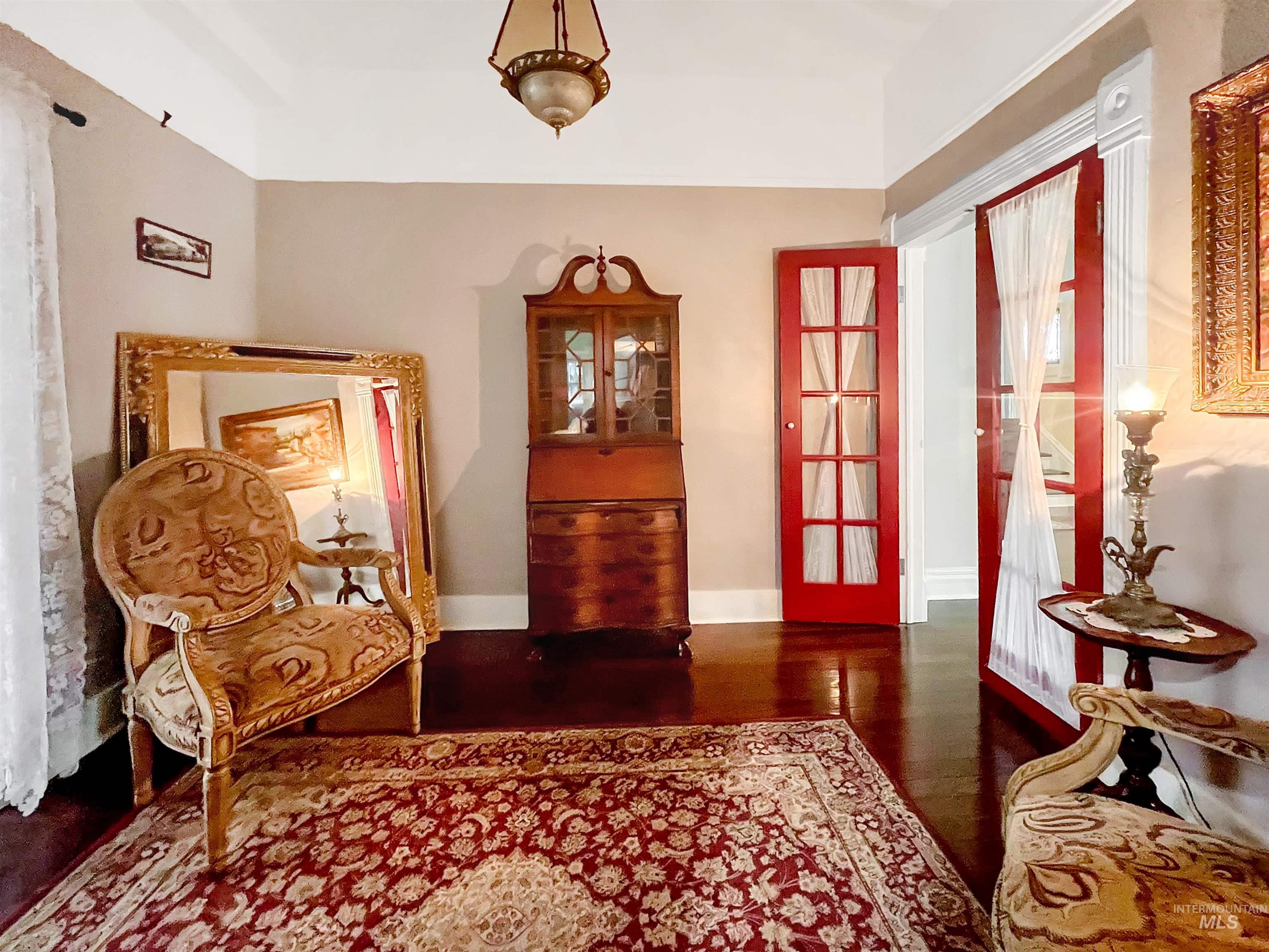 516 East Main Street Weiser, ID 83672 - Photo 26 of 50 Downstairs bedroom with attached bath.