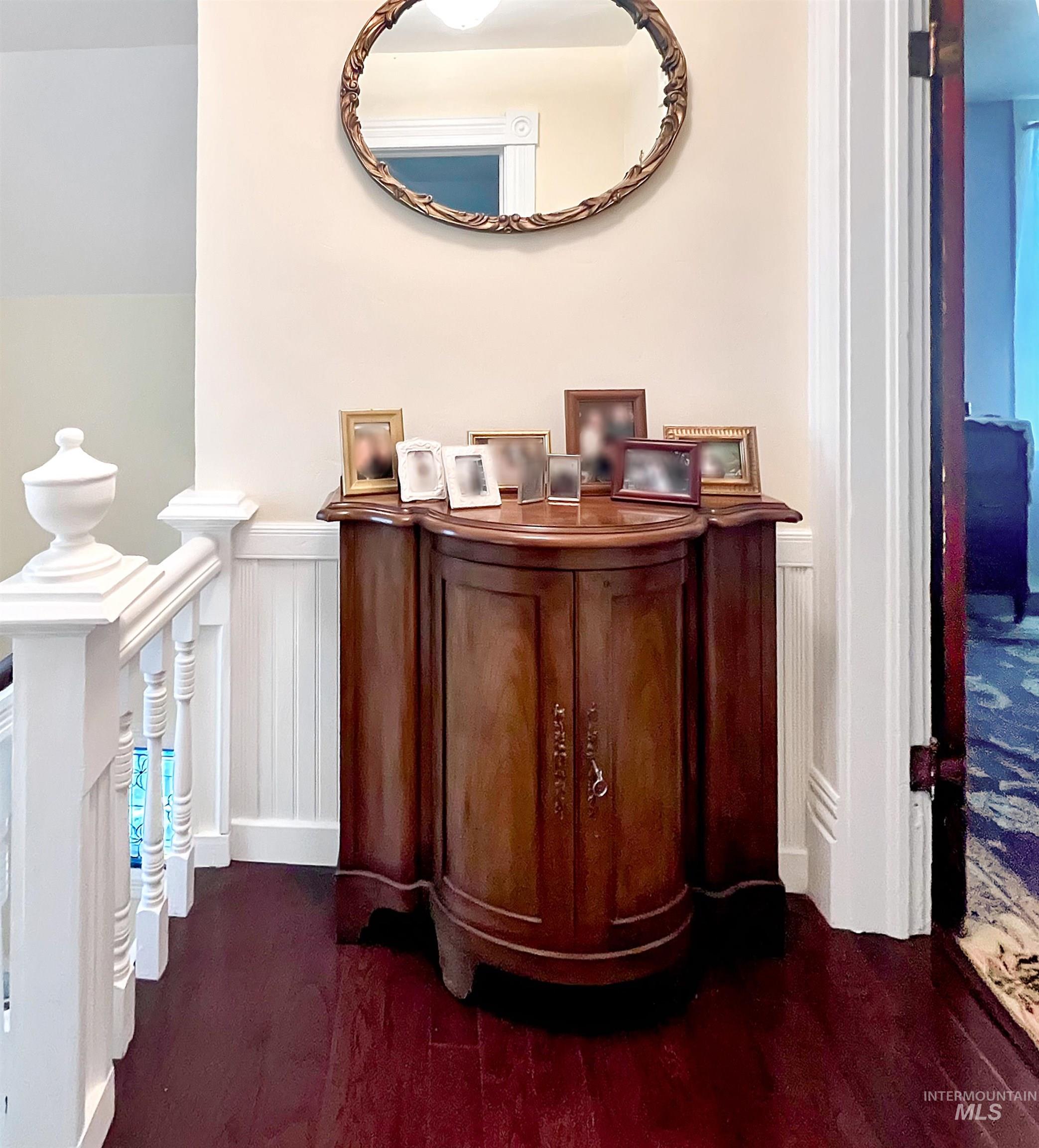 516 East Main Street Weiser, ID 83672 - Photo 30 of 50 Upstairs hallway