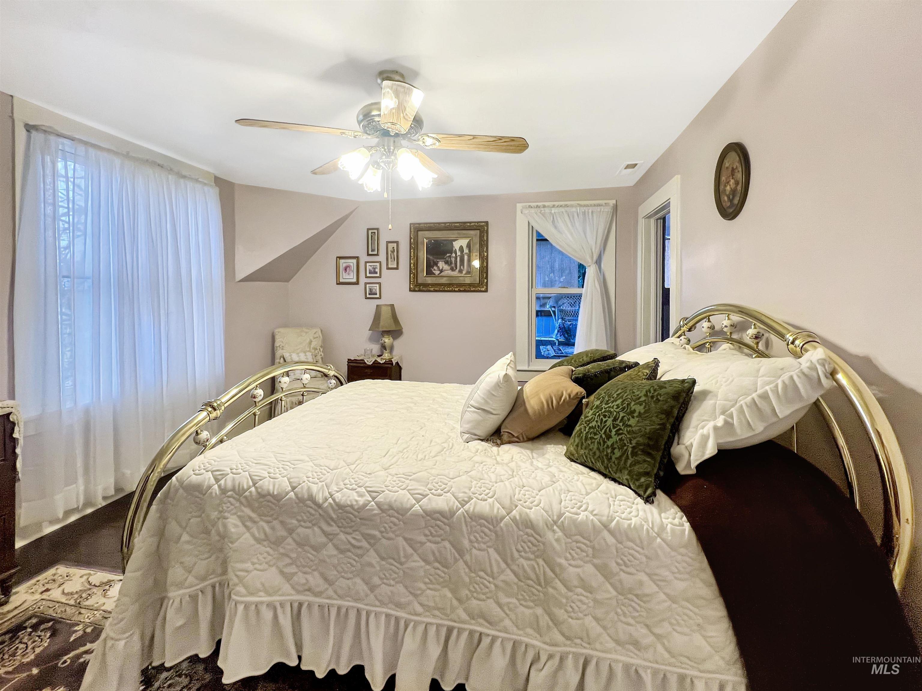516 East Main Street Weiser, ID 83672 - Photo 32 of 50 Bedroom with ceiling fan