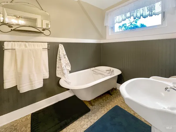 $550,000 | 516 East Main Street, Weiser, ID 83672