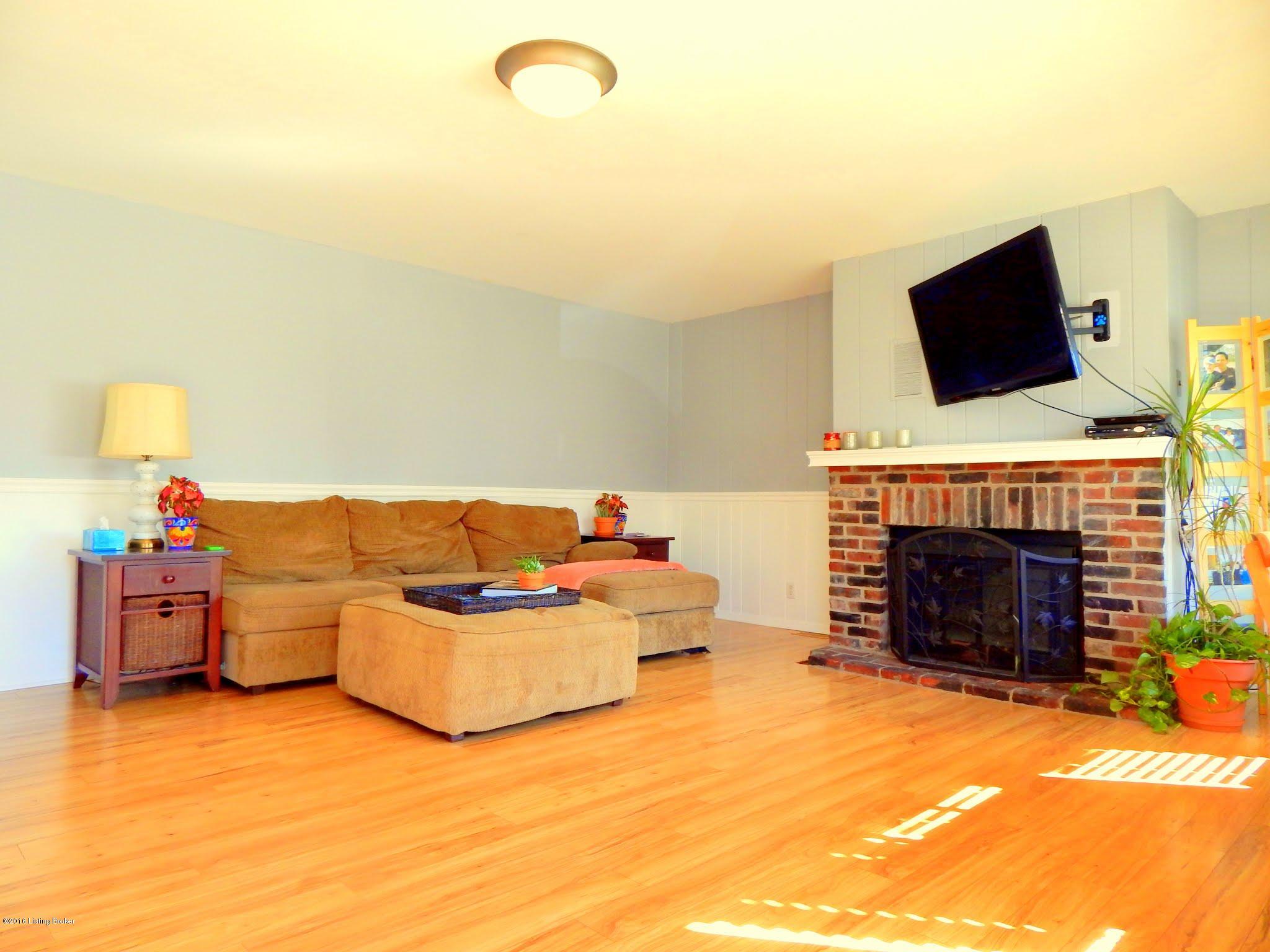 1109 Rammers Avenue Louisville, KY 40204 - Photo 4 of 32 DSCN1654