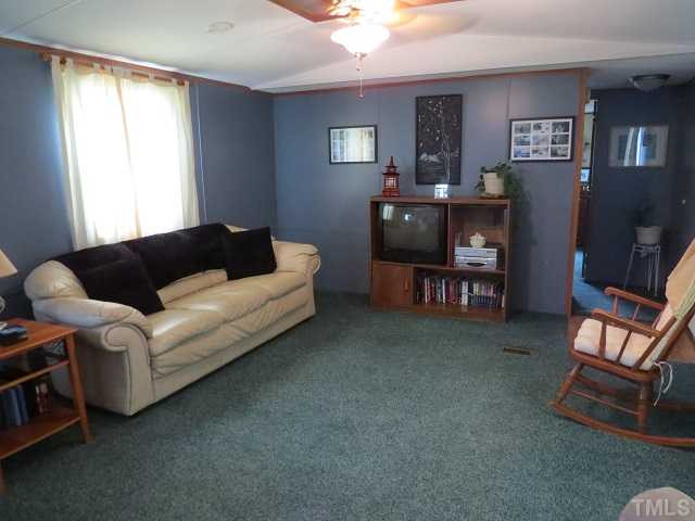 450 Substation Road Dunn, NC 28334 - Photo 3 of 25 Family room