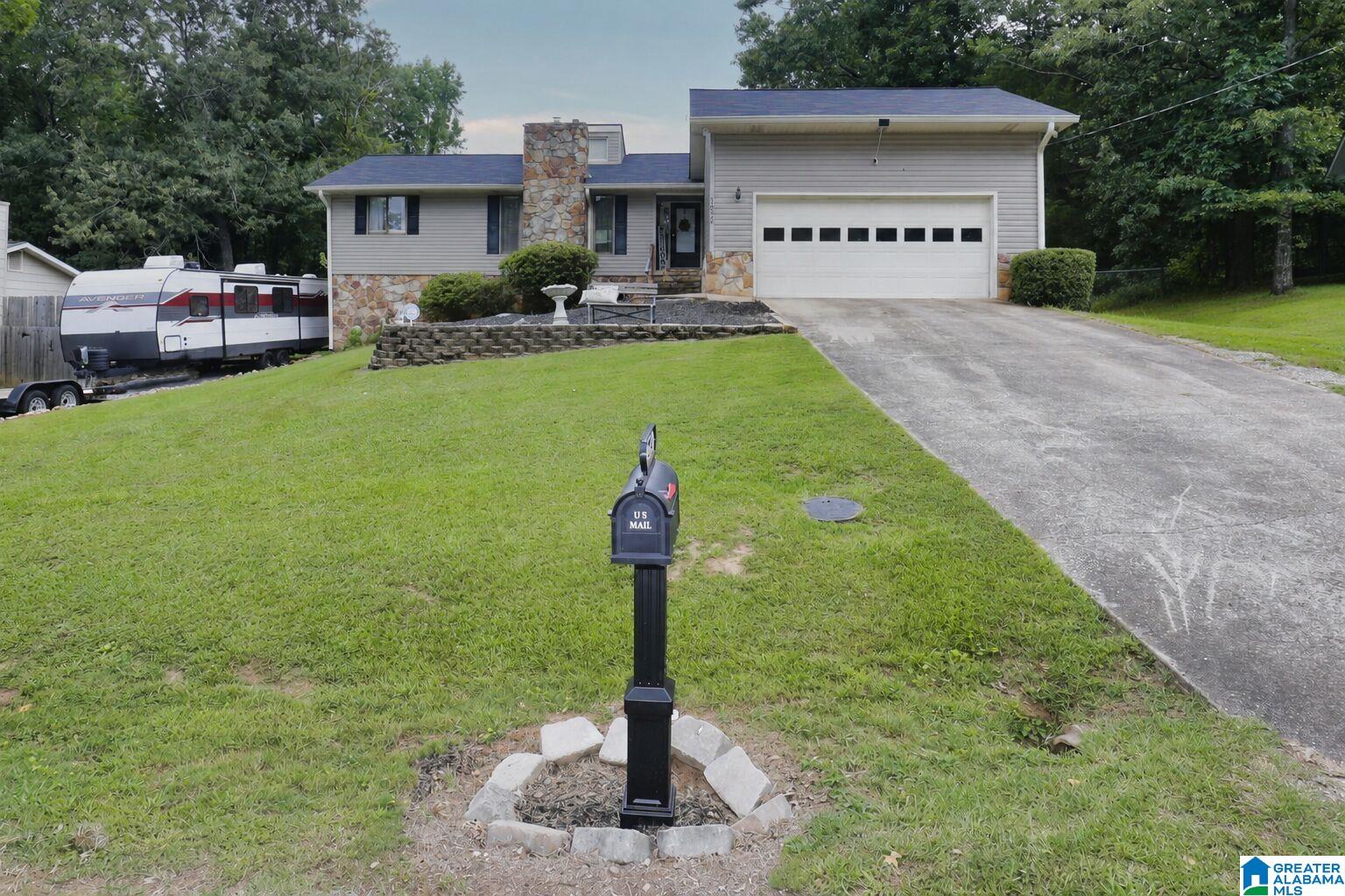 1295 Winter Place Anniston, AL 36207 - Photo 2 of 31