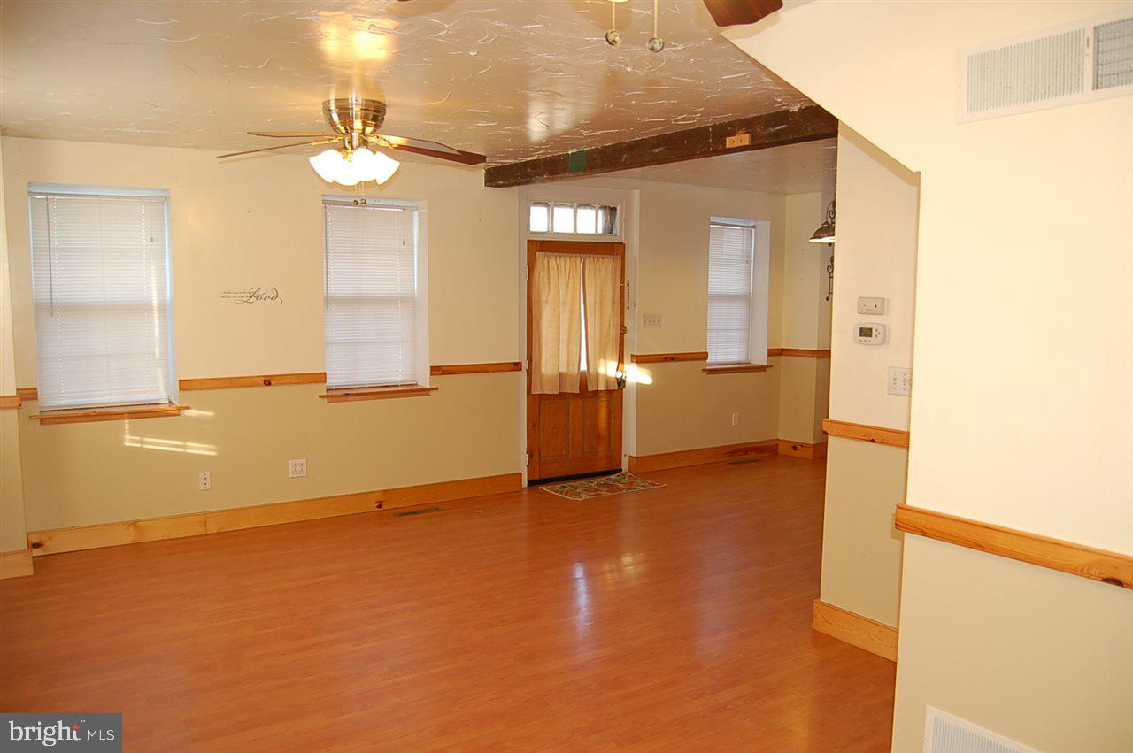 893 Greenbriar Road York, PA 17404 - Photo 3 of 28 Gallery Image 3