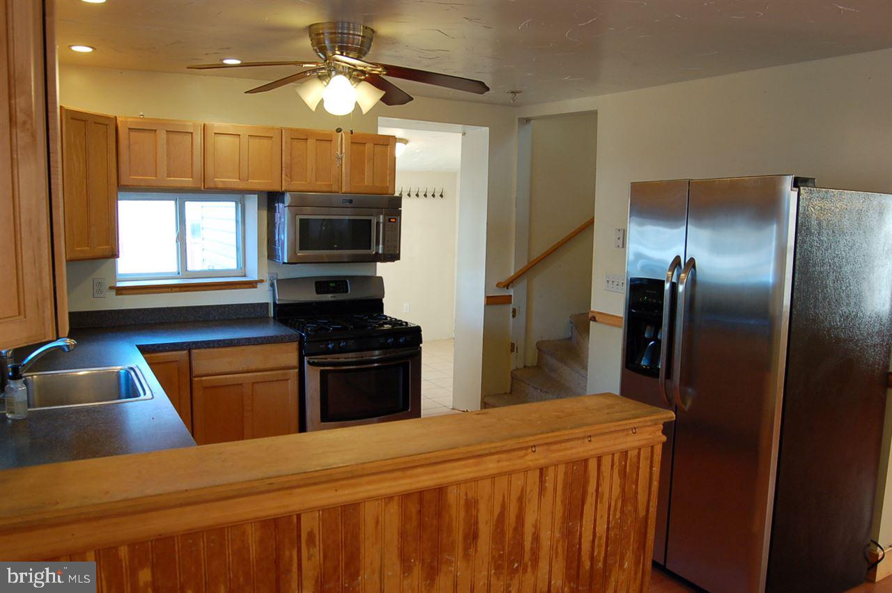 893 Greenbriar Road York, PA 17404 - Photo 8 of 28 Gallery Image 8