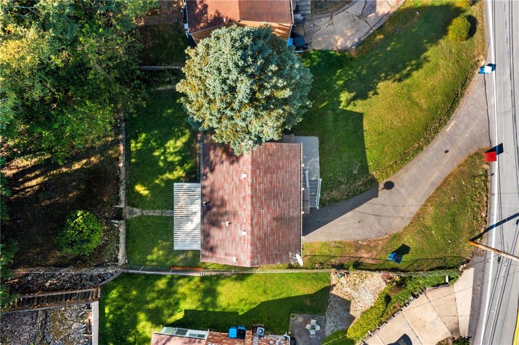 8144 Lincoln Road Verona, PA 15147 - Photo 31 of 33 an aerial view of a house