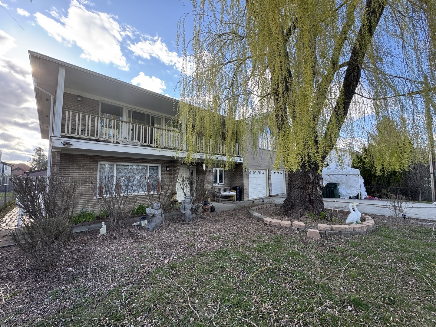 9344 North Lincoln Ave