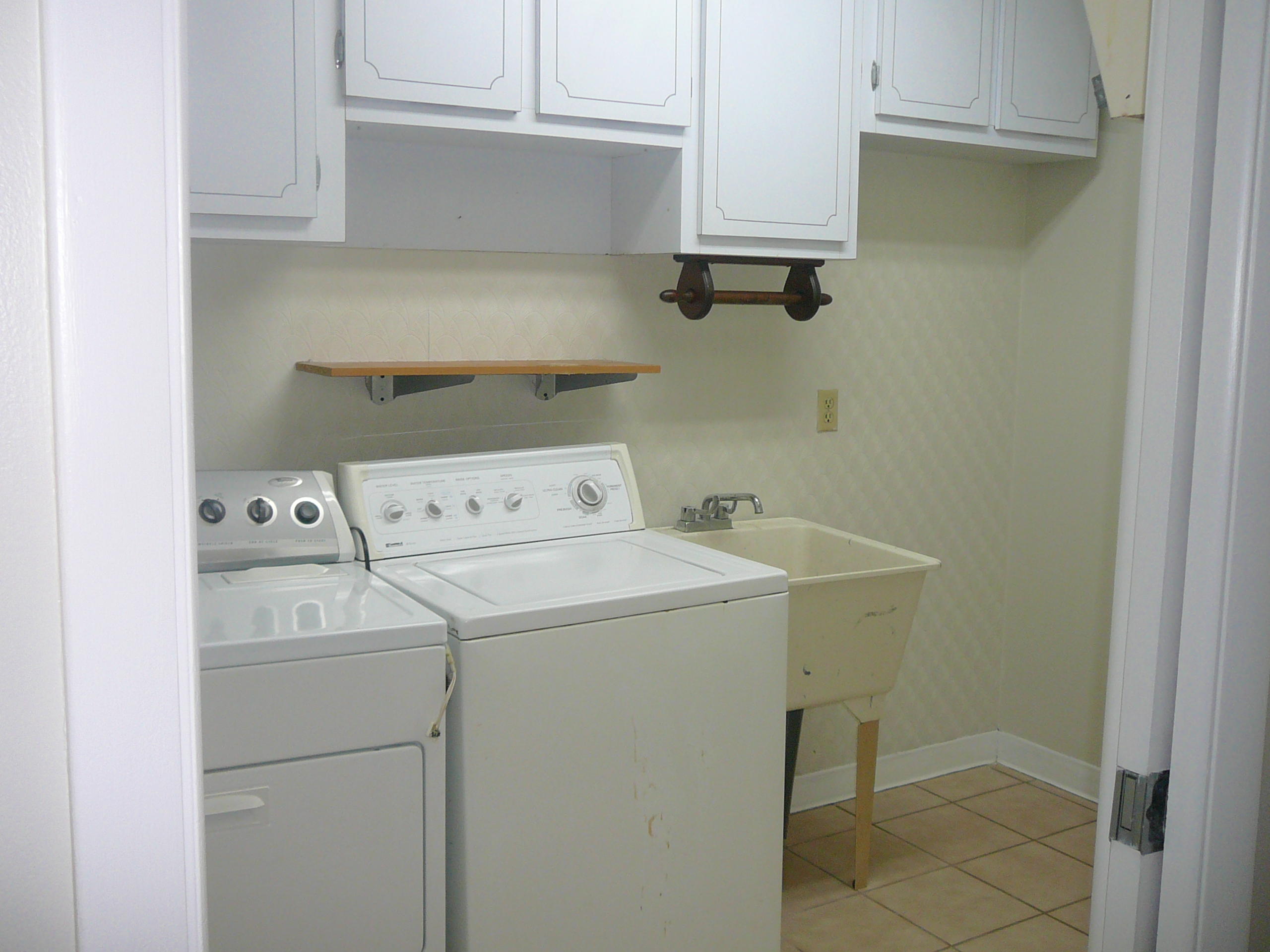 17592 Alexander Run Jupiter, FL 33478 - Photo 19 of 20 Large Interior Laundry Room