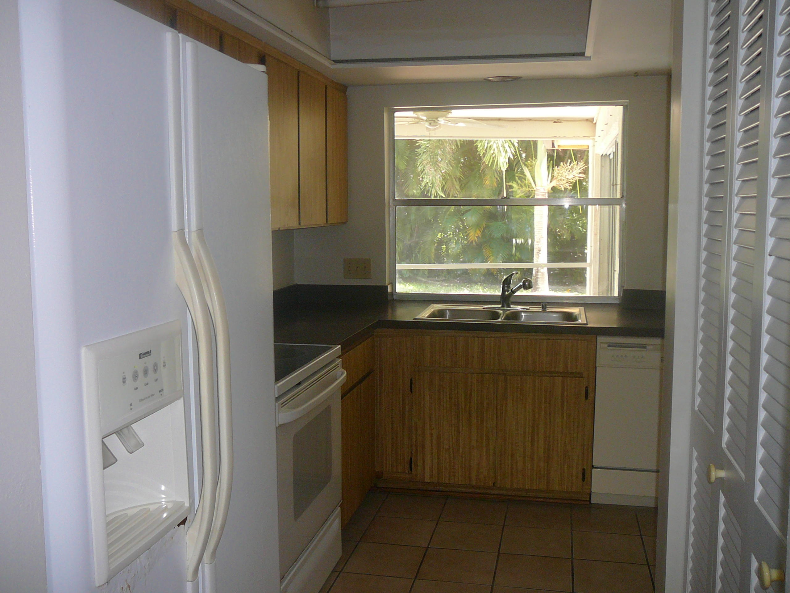 17592 Alexander Run Jupiter, FL 33478 - Photo 8 of 20 Kitchen