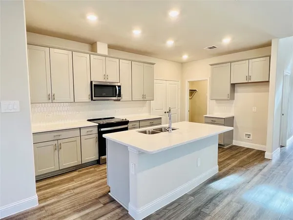 $2,490 | 3208 Sedge Grass Drive, Melissa, TX 75454