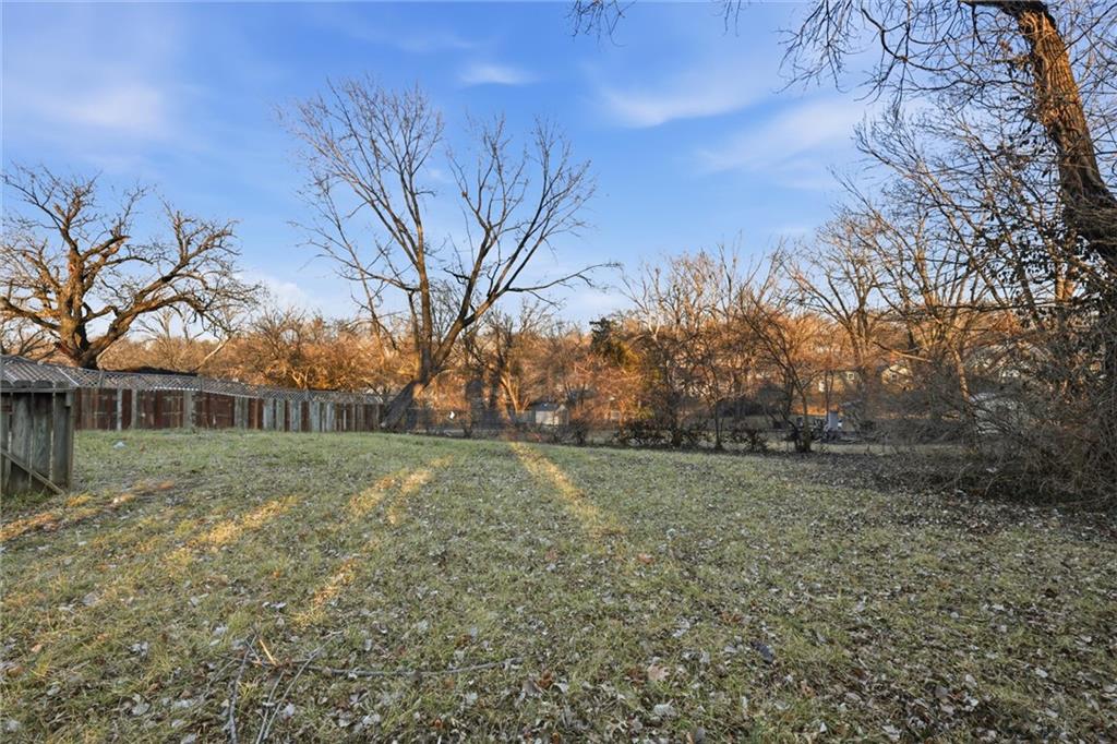 7867 James A Reed Road Kansas City, MO 64138 - Photo 24 of 30