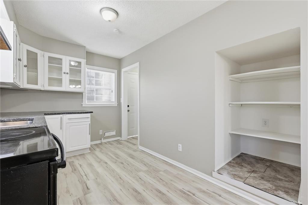 7867 James A Reed Road Kansas City, MO 64138 - Photo 9 of 30