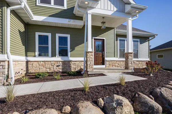 $799,900 | 1113 North Division Street, Waunakee, WI 53597