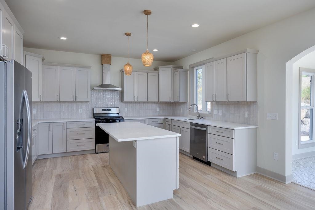 1113 North Division Street Waunakee, WI 53597 - Photo 7 of 34