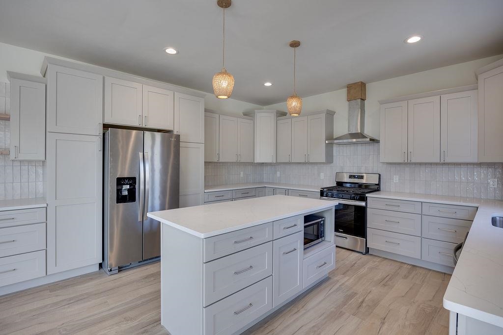 1113 North Division Street Waunakee, WI 53597 - Photo 9 of 34