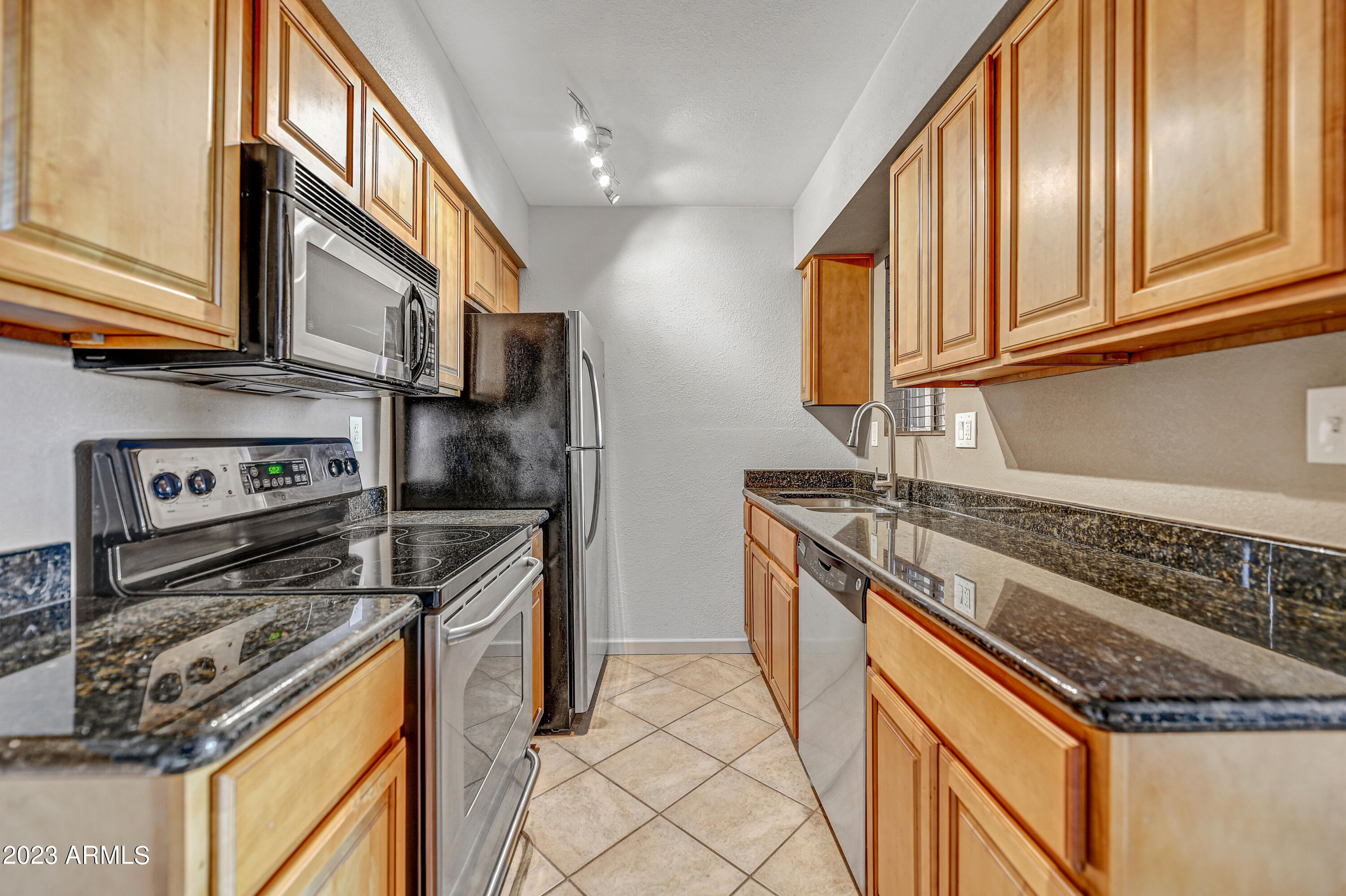 5877 North Granite Reef Road, Unit 1105 Scottsdale, AZ 85250 - Photo 1 of 15 004_Kitchen