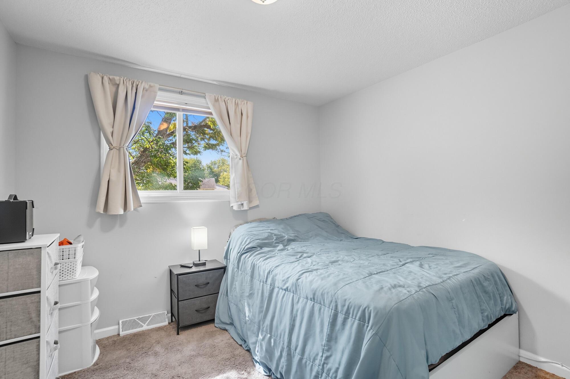 2134 Trent Road Columbus, OH 43229 - Photo 34 of 53 034
