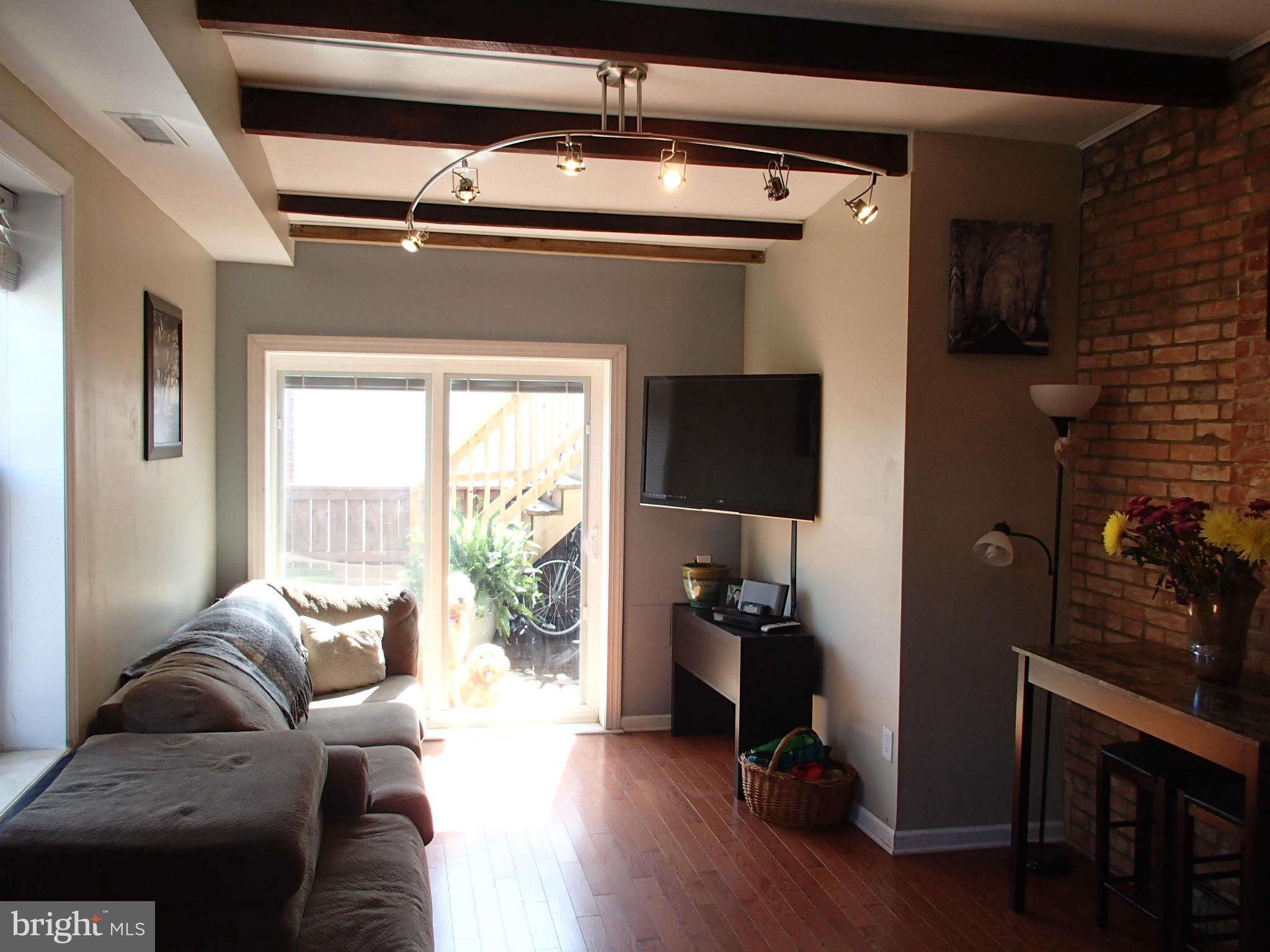 1401 Riverside Avenue Baltimore, MD 21230 - Photo 13 of 23 Family Room