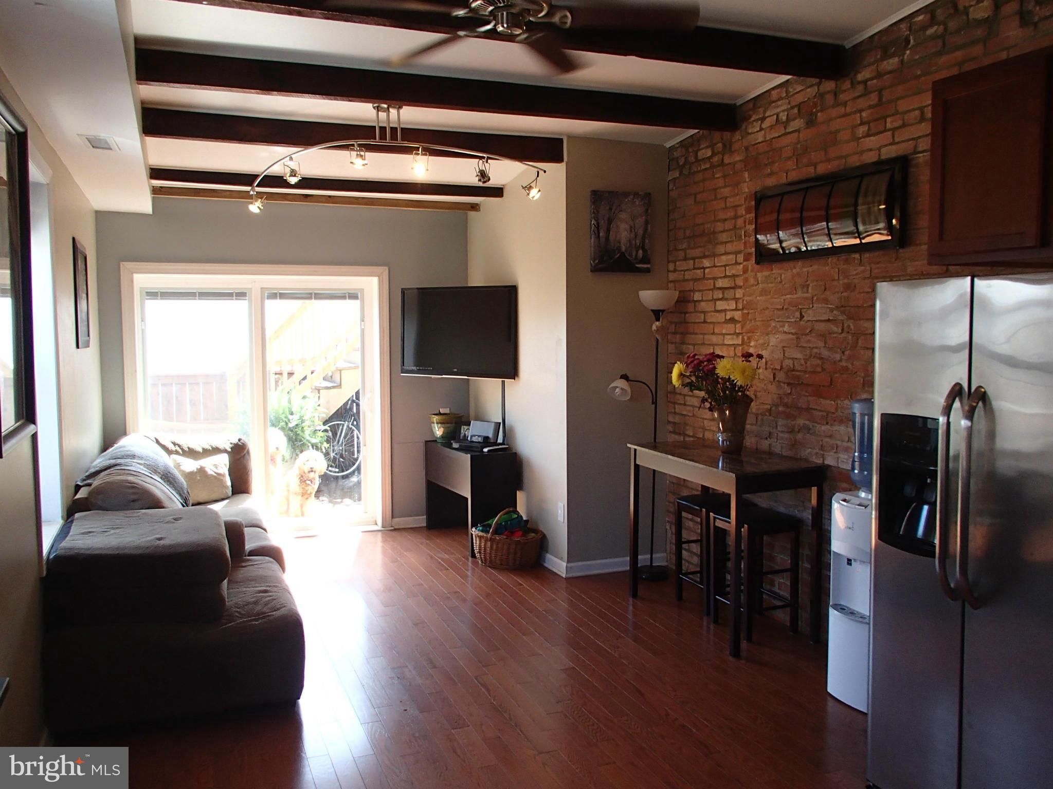 1401 Riverside Avenue Baltimore, MD 21230 - Photo 10 of 23 Family Room