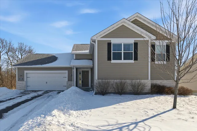 $350,000 | 1096 Sunset Avenue, Montrose, MN 55363