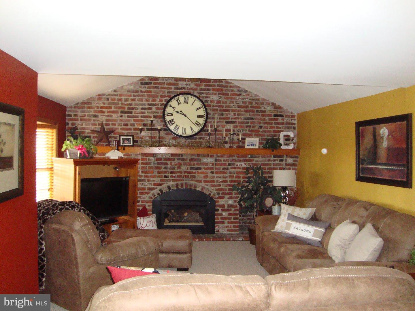1387 Curtis Road Southampton, PA 18966 - Photo 12 of 25 Family Room