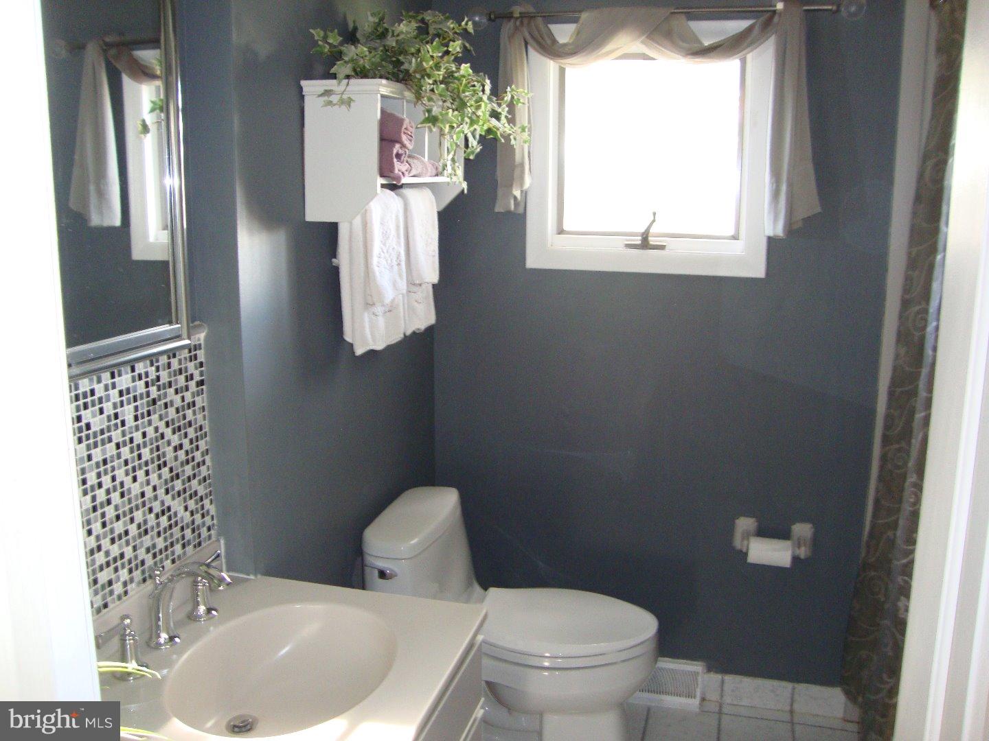 1387 Curtis Road Southampton, PA 18966 - Photo 16 of 25 Bathroom