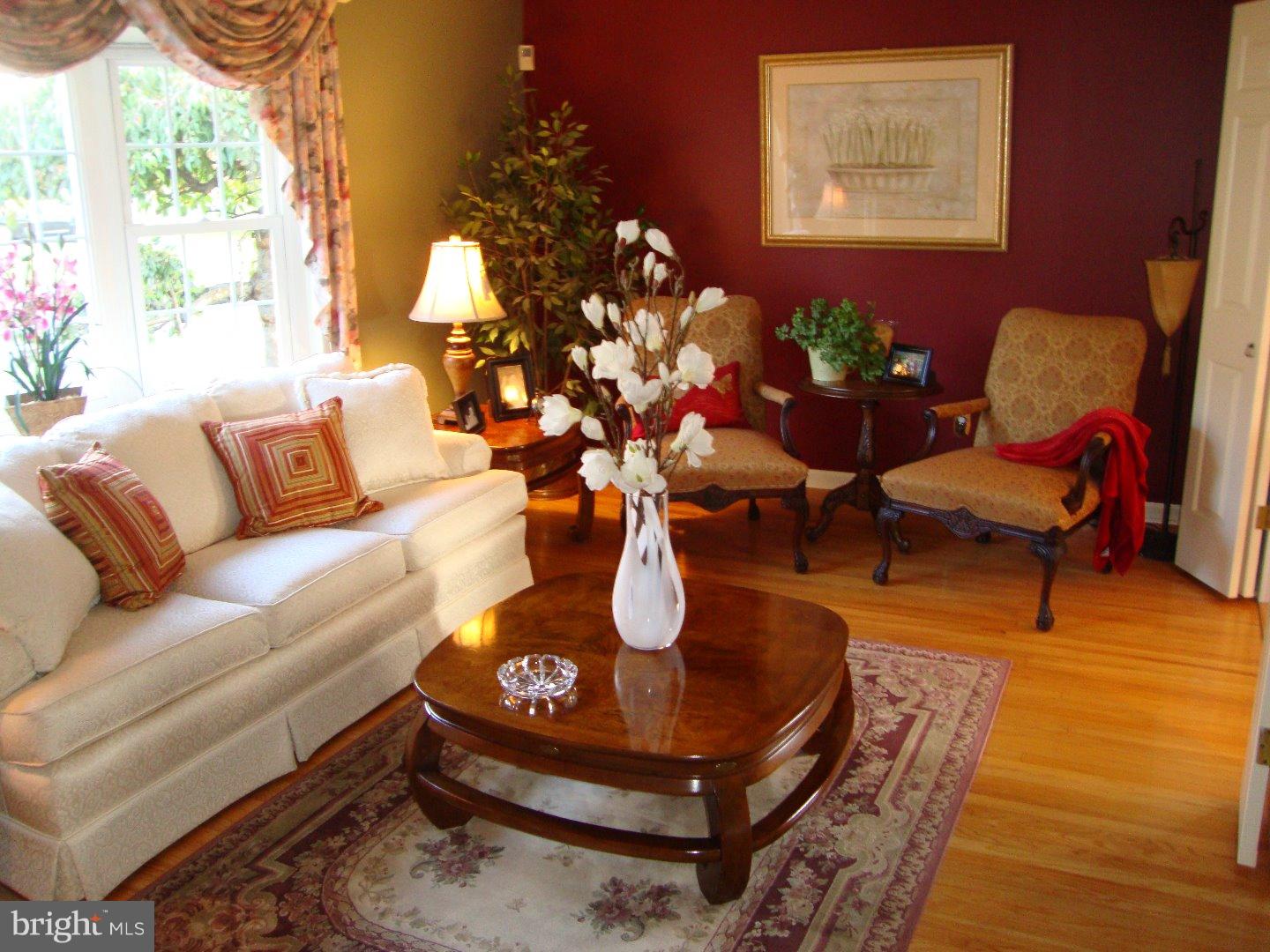 1387 Curtis Road Southampton, PA 18966 - Photo 5 of 25 Living Room