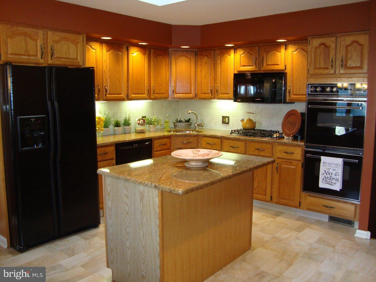 1387 Curtis Road Southampton, PA 18966 - Photo 7 of 25 Kitchen