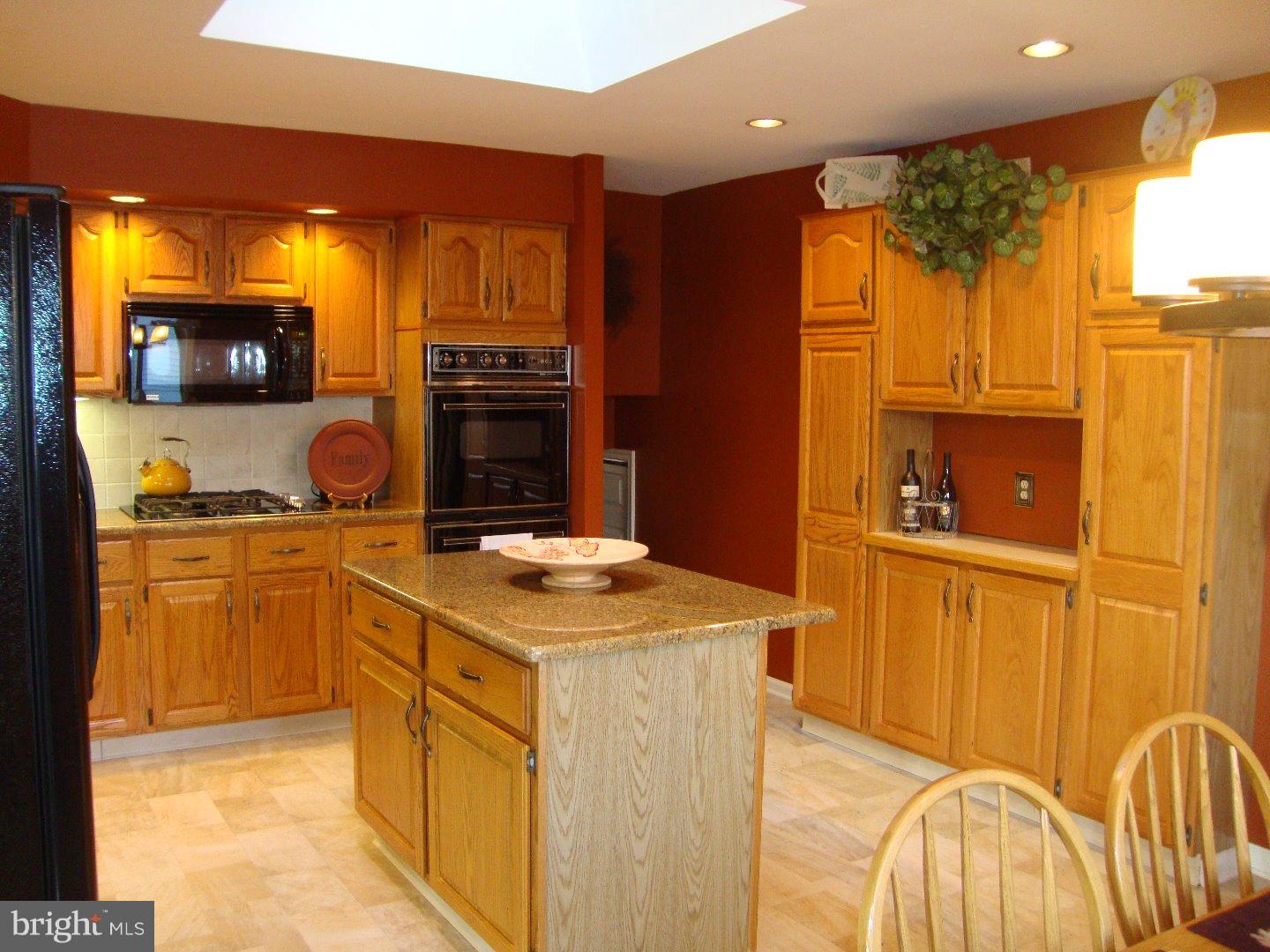 1387 Curtis Road Southampton, PA 18966 - Photo 8 of 25 Kitchen