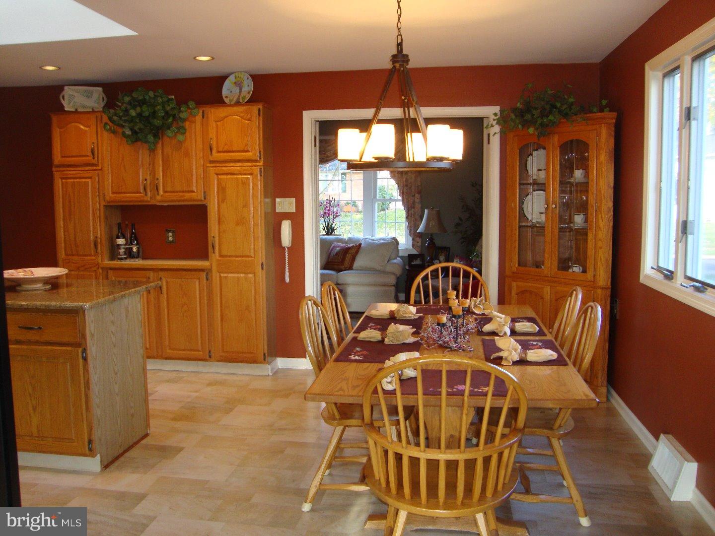 1387 Curtis Road Southampton, PA 18966 - Photo 9 of 25 Dining Room