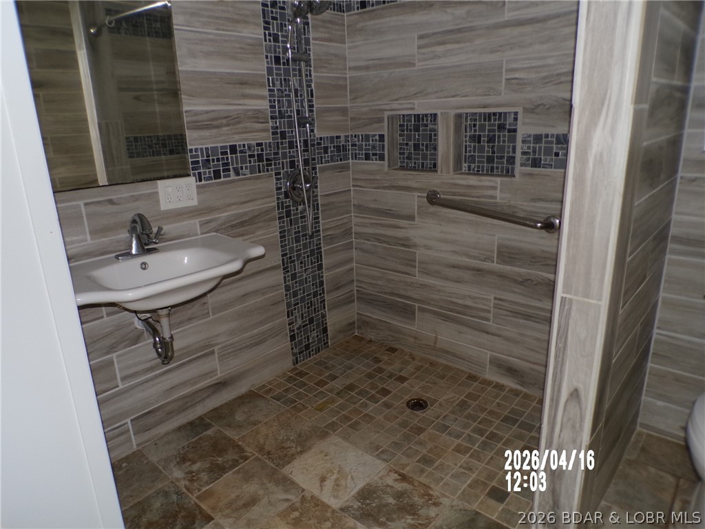 54 Central Hill Road Eldon, MO 65026 - Photo 7 of 9