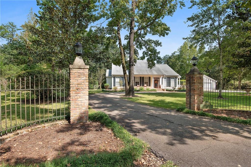 18254 Reeves Drive Covington, LA 70435 - Photo 2 of 38 Gallery Image 2
