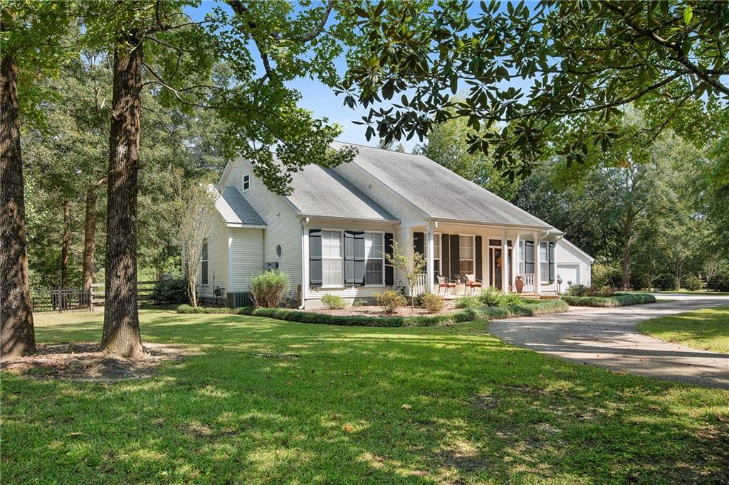 18254 Reeves Drive Covington, LA 70435 - Photo 4 of 38 Gallery Image 4
