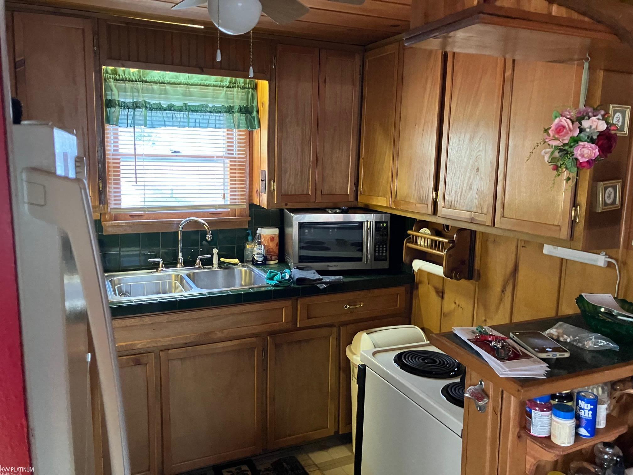 9686 Doe Road Harrison, MI 48625 - Photo 7 of 12 Gallery Image 7