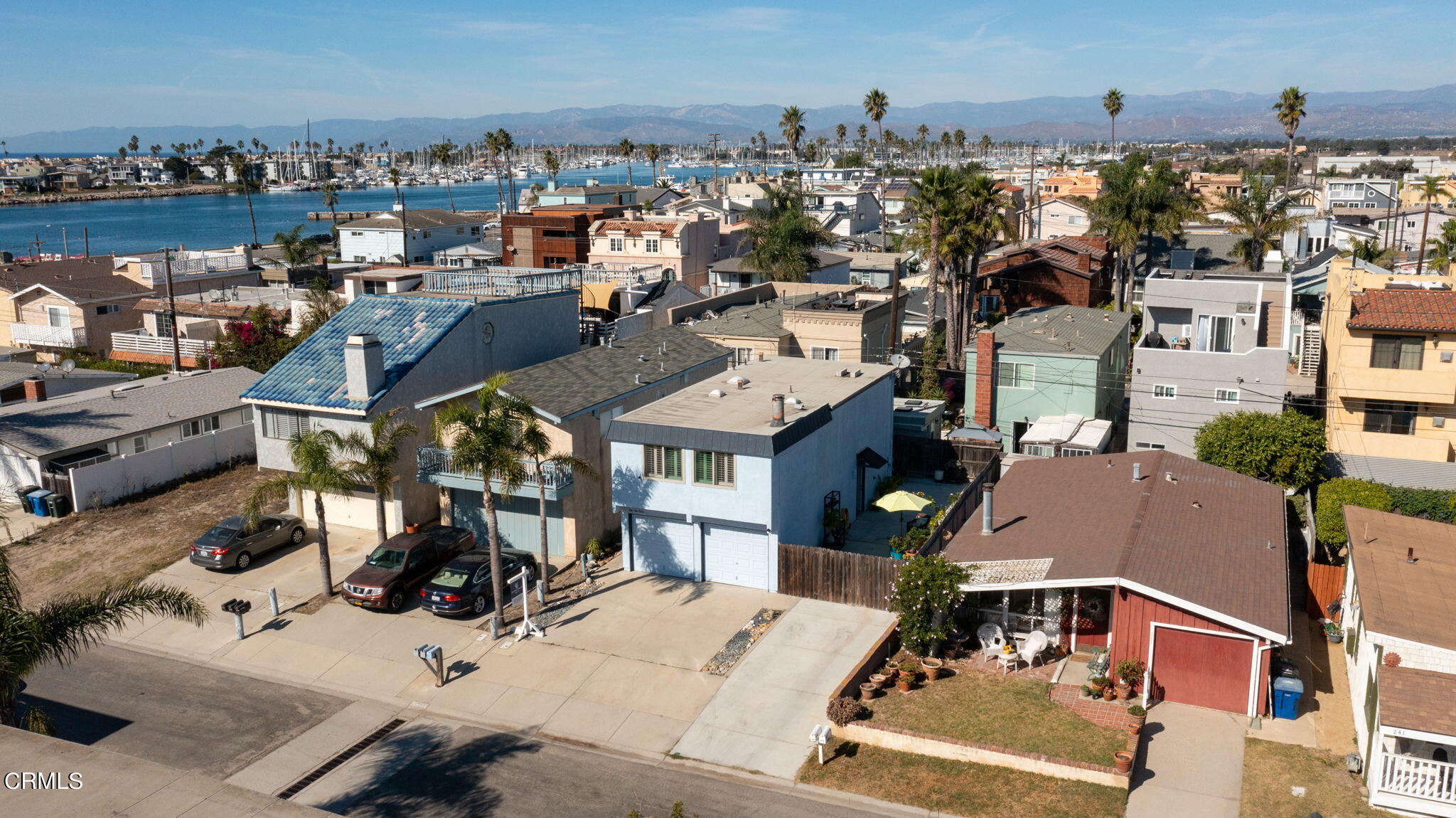 48-web-or-mls-UpmarketMedia-229Ross-aeer